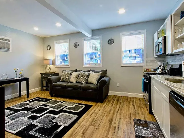 514 Monastery Pl #1F — Photo 2