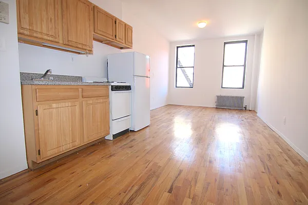 Rented by FirstService Realty (legacy) | media 10