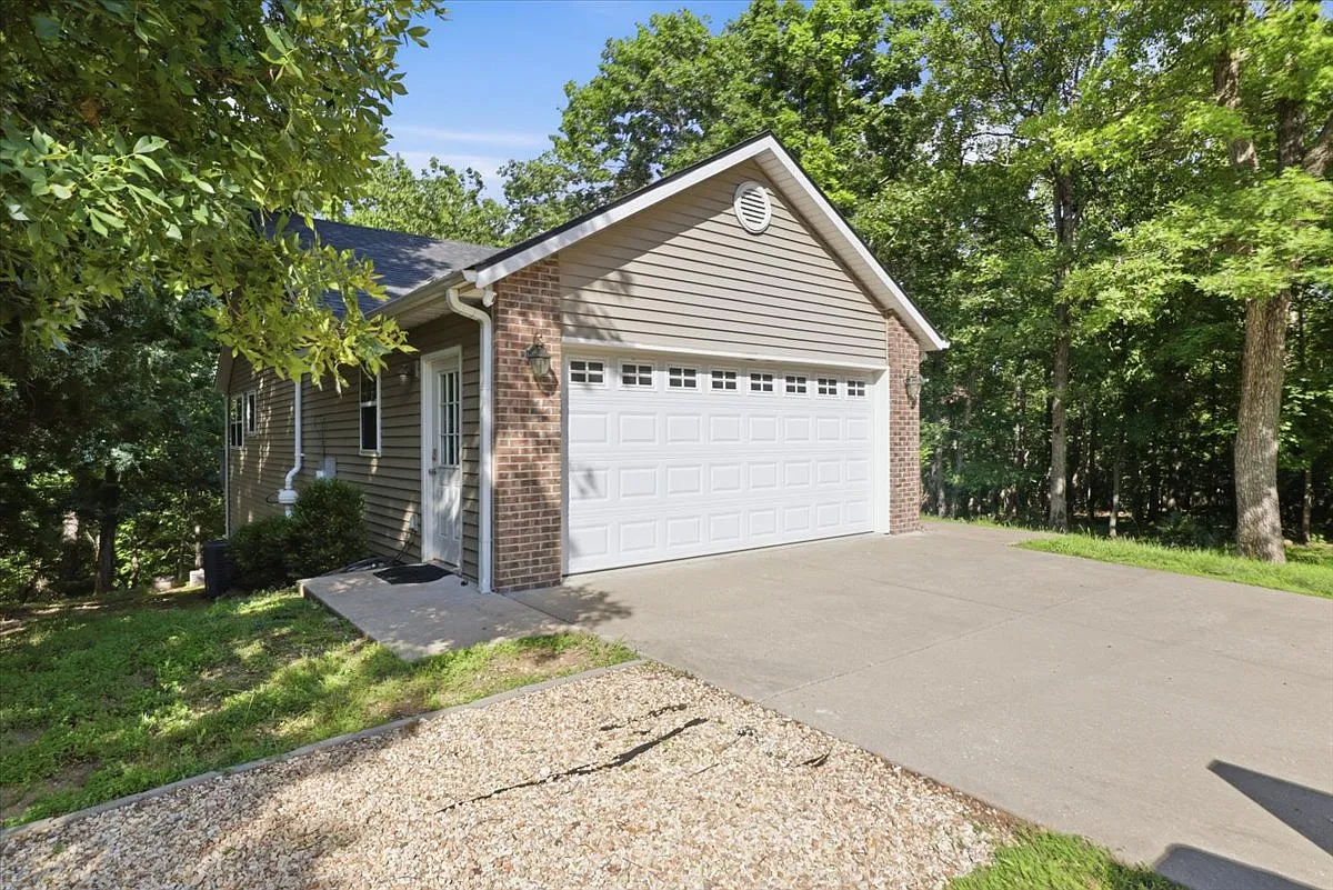 5 bed, 2918 sqft, $2,800 — Photo 2