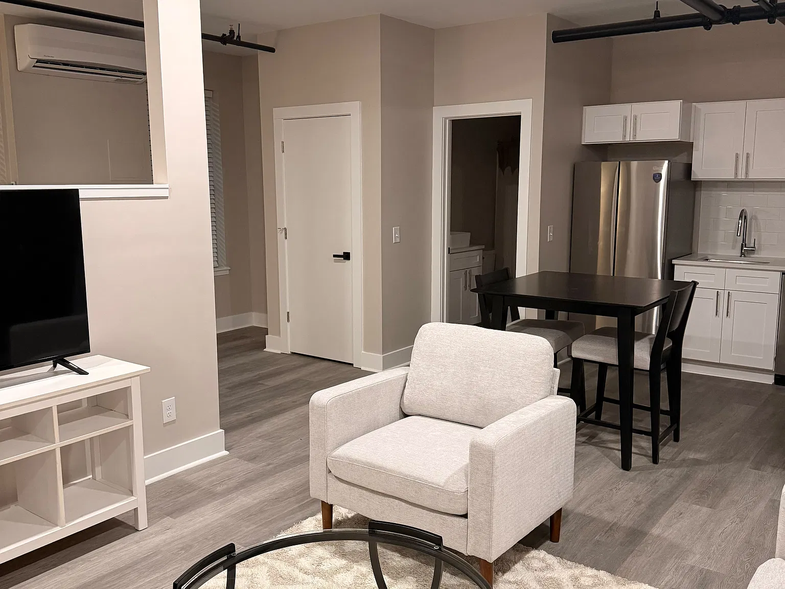 1 bed, 480 sqft, $1,600 — Photo 2