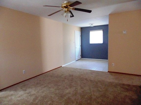 3rd image of 4610 Comanche Dr