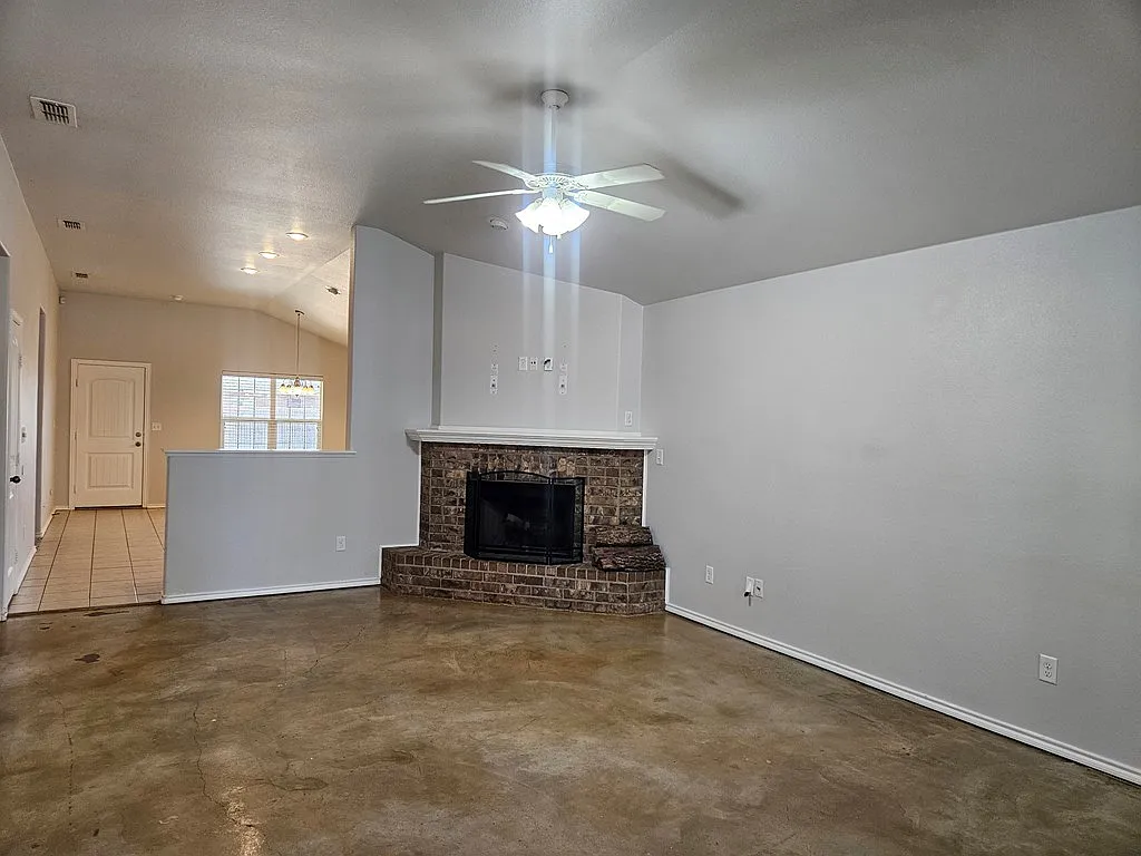 3 bed, 2.0 bath, 1516 sqft, $2,250 — Photo 3
