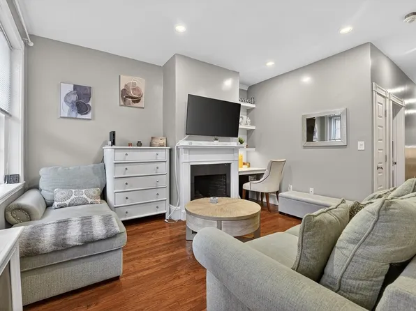 45 Garden St APT 3, Boston, MA 02114