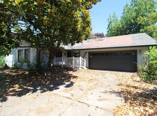 376 Lodenquai Ln, Eugene, OR 97404