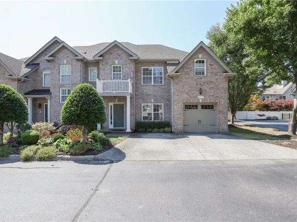1037 Horton Pl, Virginia Beach, VA 23454