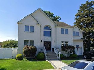 25 Catherine St, Rochelle Park, NJ 07662