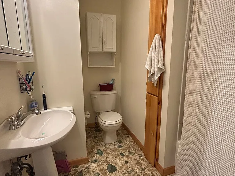 1449 Harris St — Photo 12