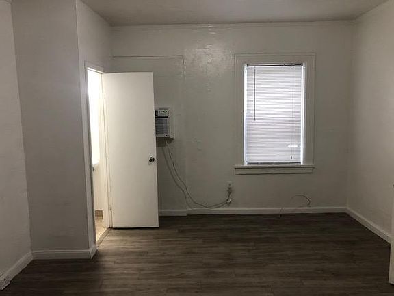 4th image of 744 Jefferson Ave APT 1