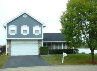 1222 Victoria Ct, Algonquin, IL 60102