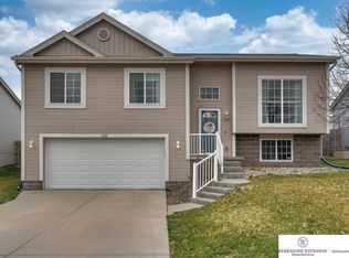 16918 Redman Ave, Omaha, NE 68116