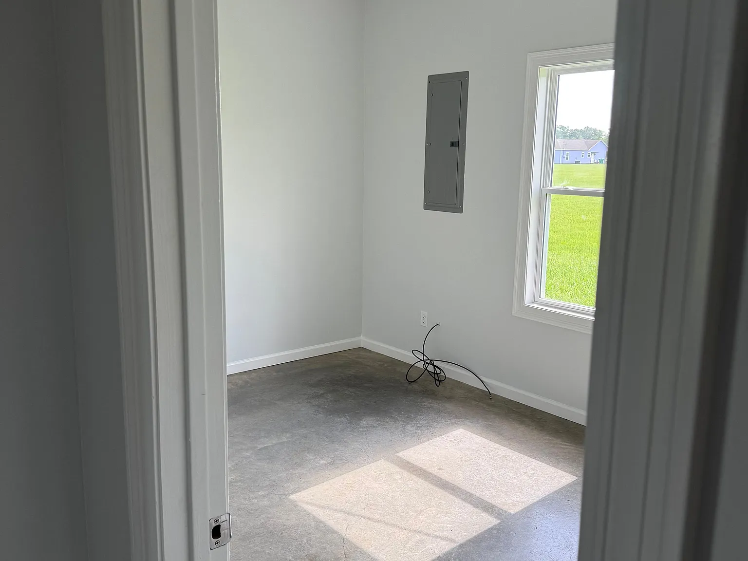 3 bed, 2.0 bath, 1350 sqft, $1,350 — Photo 3