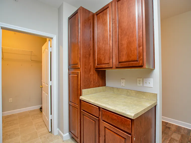 9823 Hyde Glen Ct — Photo 11