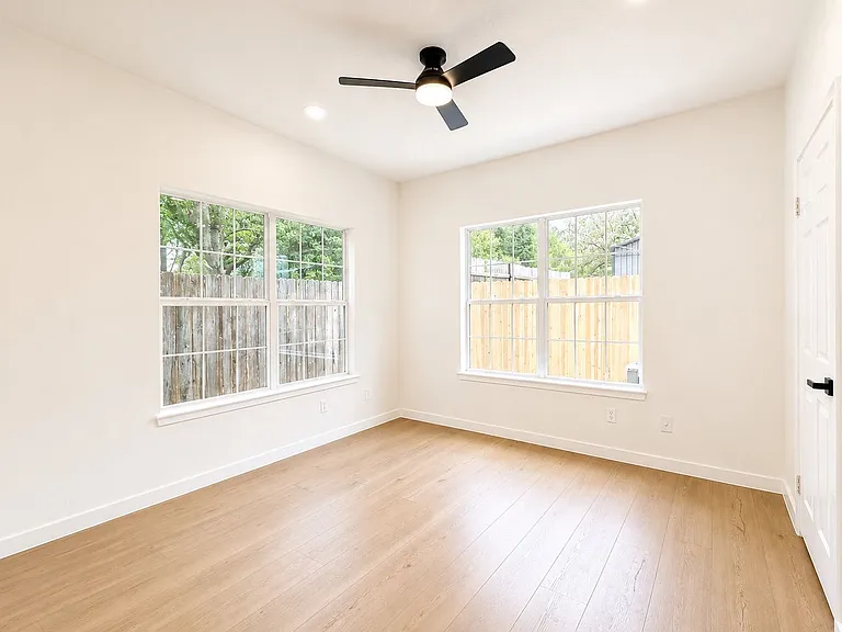 4107 Lark Ln — Photo 10