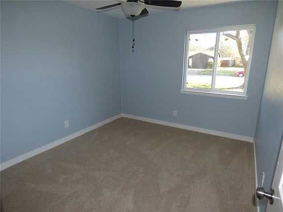 5th image of 605 Cranbrook Park