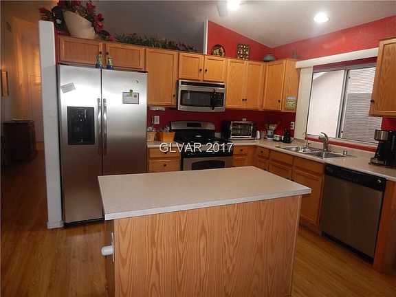 4th image of 713 Peach Coral St