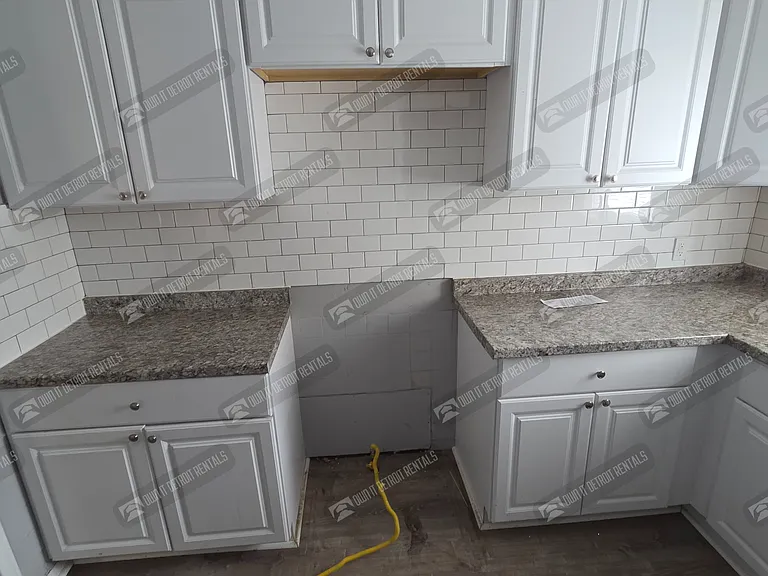 1139 S Bassett St — Photo 14