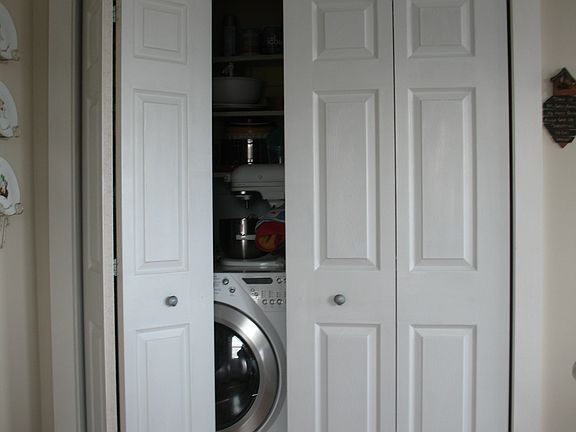 LAUNDRY NOOK