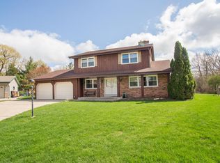 4063 S 106th St, Greenfield, WI 53228