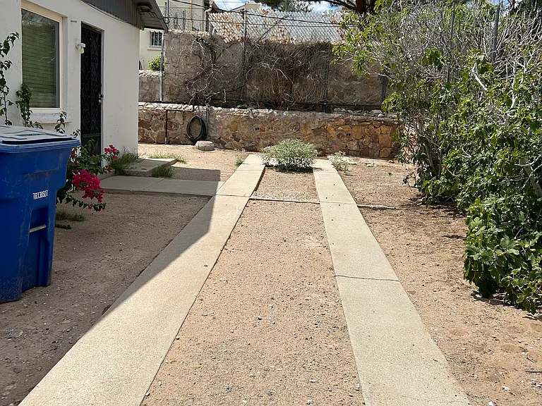 701 E Cliff Dr — Photo 5