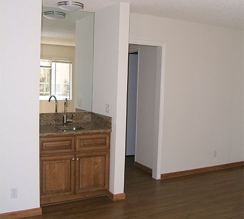 5th image of 1417 Amherst Ave APT 2