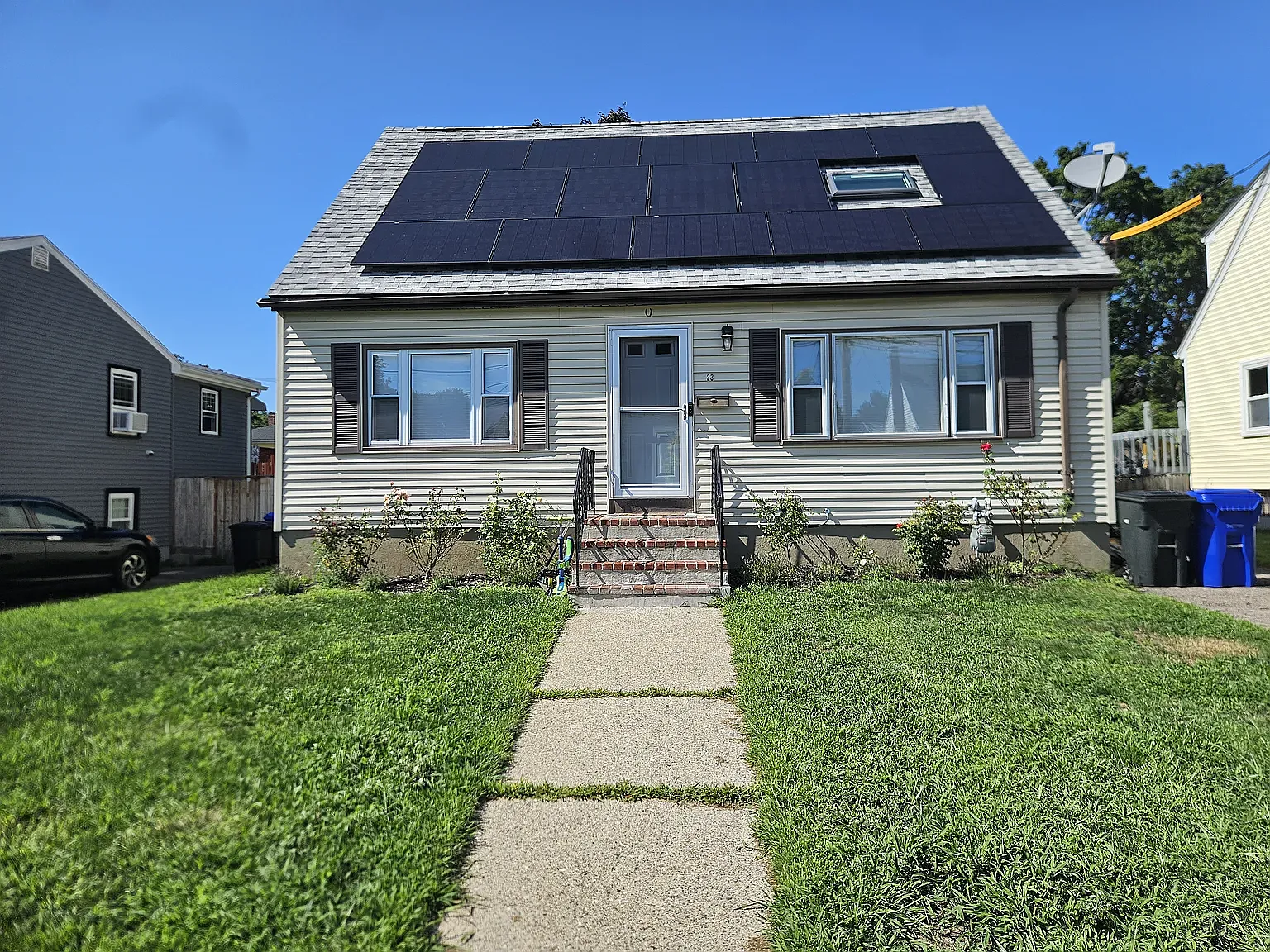 3 bed, 2.0 bath, 1414 sqft, $3,300 — Photo 1