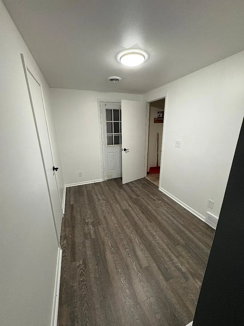 2 bed, 500 sqft, $800 — Photo 2