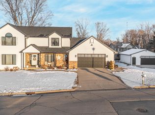 1836 Oshkosh St, New London, WI 54961