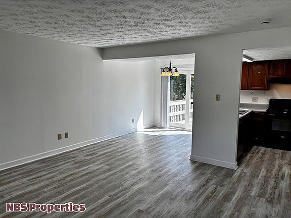 3rd image of 3530 Pocatello Ln