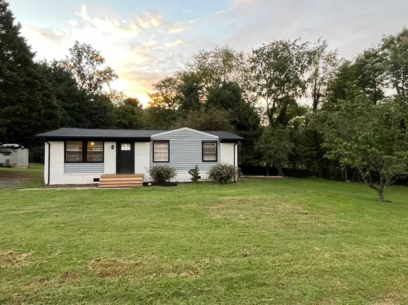 107 Court St, Lovingston, VA 22949