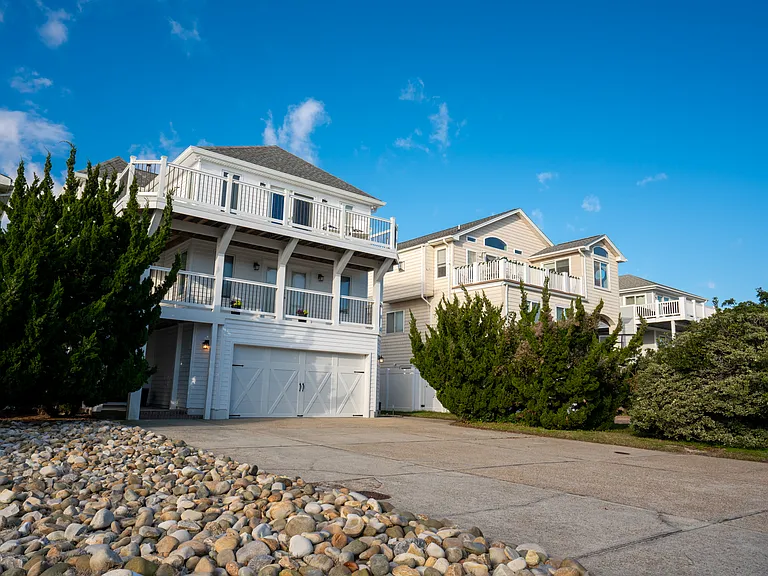 845 S Atlantic Ave — Photo 3