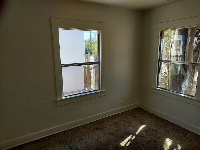 228 & 232 N Vine Ave — Photo 10