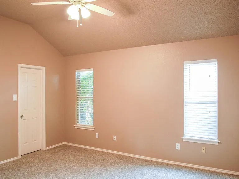 9705 Abbeville Ave — Photo 12