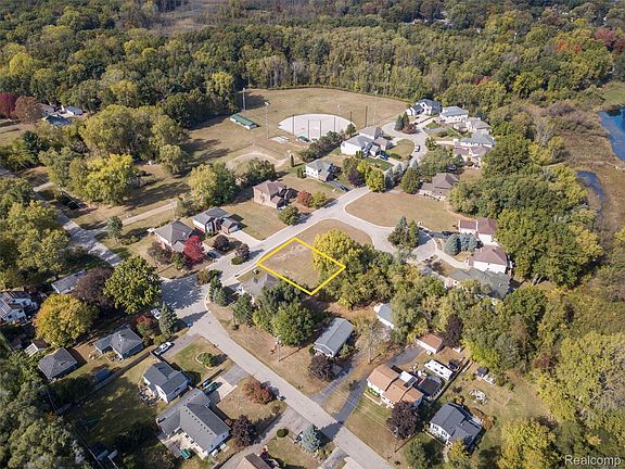 2nd image of 256 Madeleine Ln