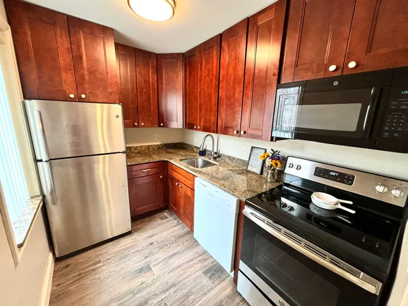 1651 J St #303, Lincoln, NE 68508