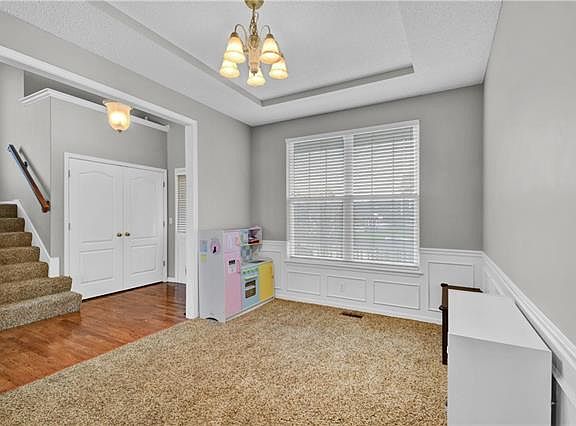 5th image of 2228 Austin Ln