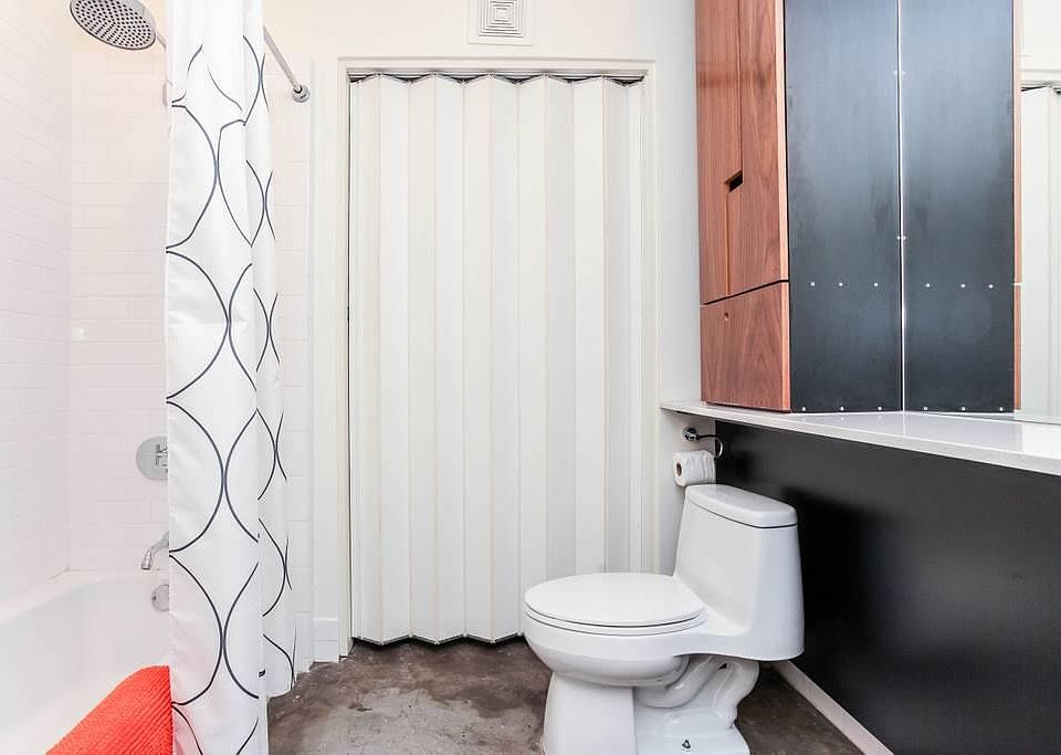 1st image of 601 Brushy St Suite 302