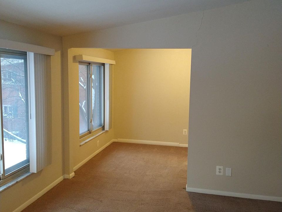 2nd image of 898 N Adams Rd