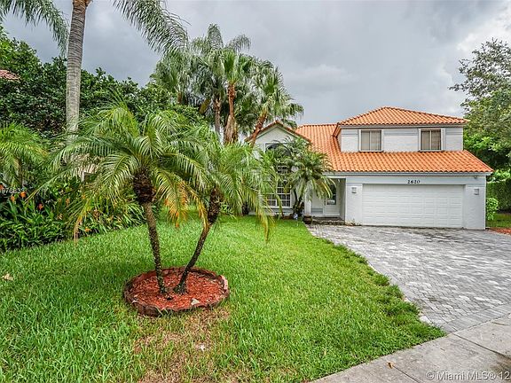 3rd image of 2620 Oak Park Cir