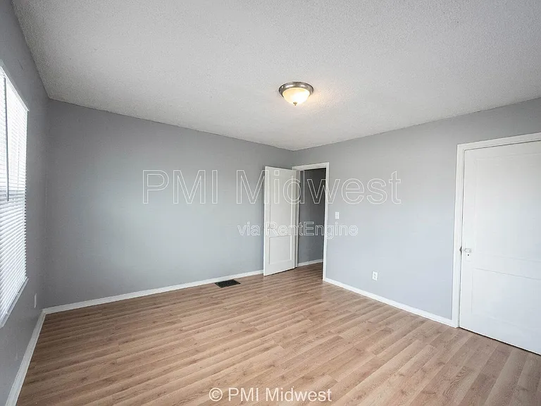3413 N Capitol Ave — Photo 22
