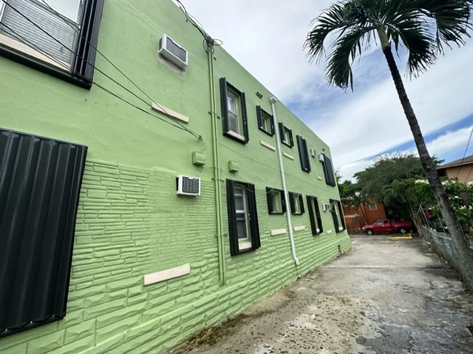 Building Photo 5