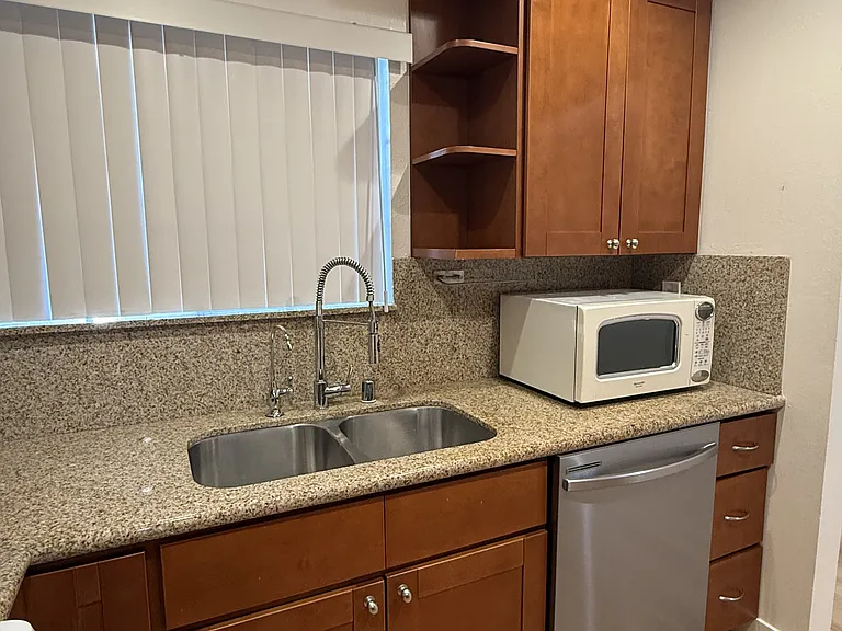 810 W Dryden St #2 — Photo 3