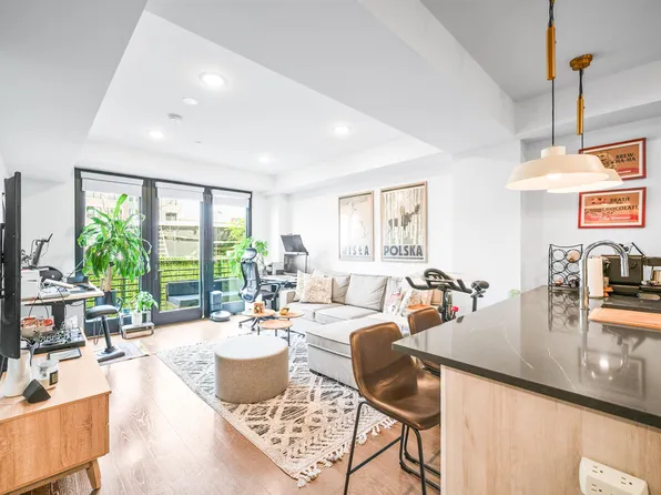 386 5th Street image 1 of 14