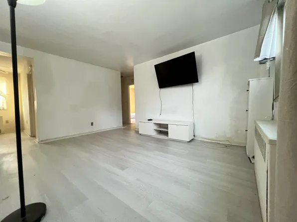 216-25 73rd Avenue image 10 of 32