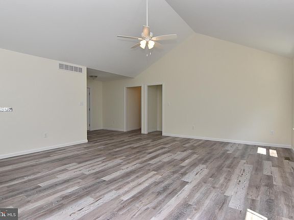 4th image of 25625 Burgundy Pl