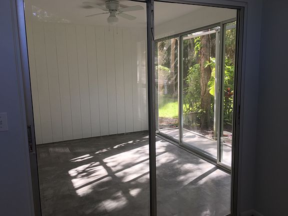 5th image of 5028 Village Gardens Dr
