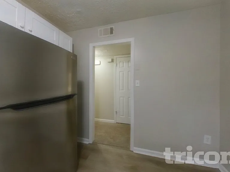 525 Windsor Dr SE — Photo 6