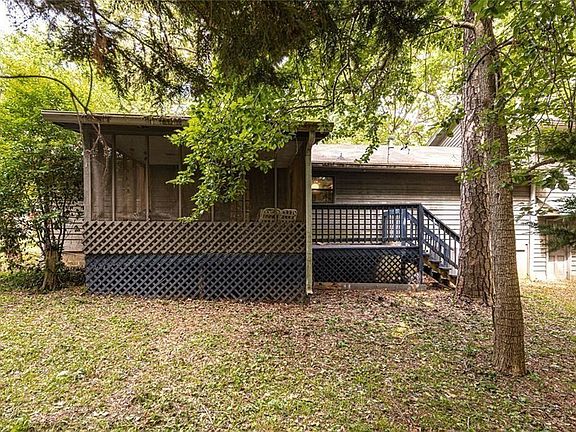 5th image of 633 Iris Rd