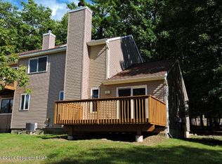 3263 Windemere Dr, Bushkill, PA 18324
