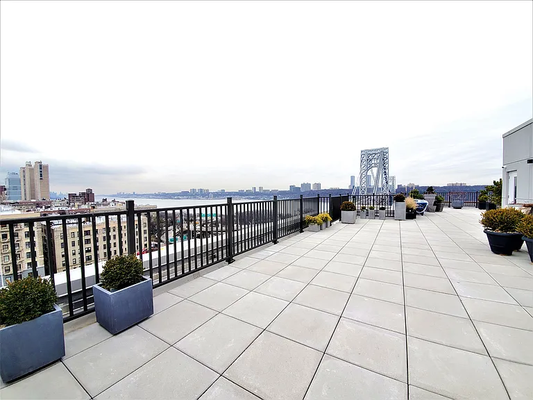 40 Pinehurst Ave #4D — Photo 13