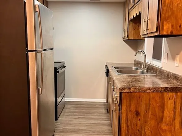 1009 Scarborough Ct #J12, Chesterton, IN 46304